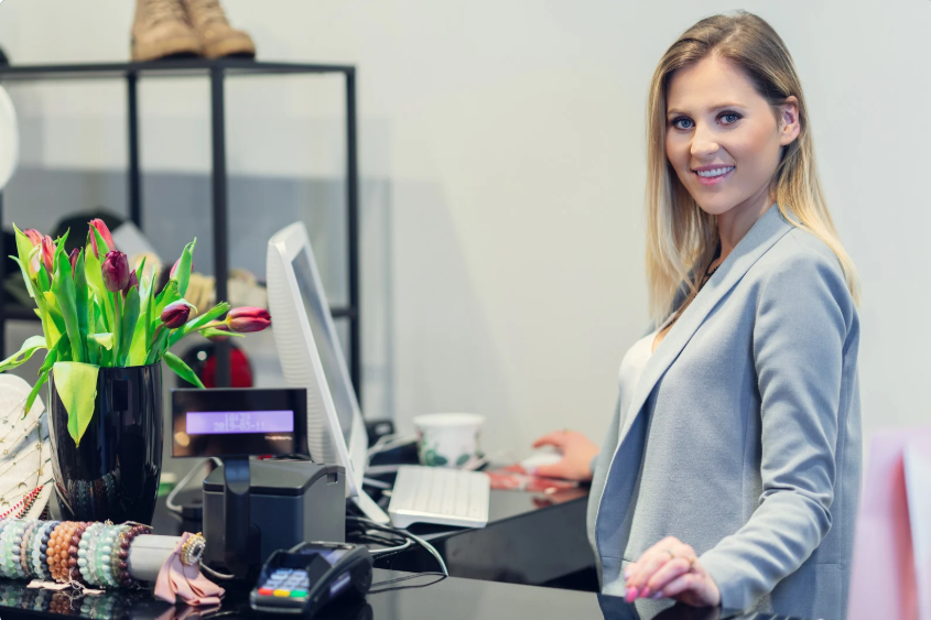 formation assistant commercial