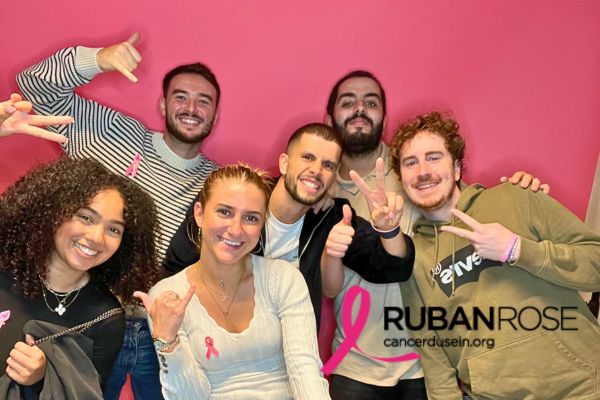 Studi port du ruban rose